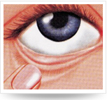 頭仰后，用食指將下眼瞼下拉，使其成袋狀